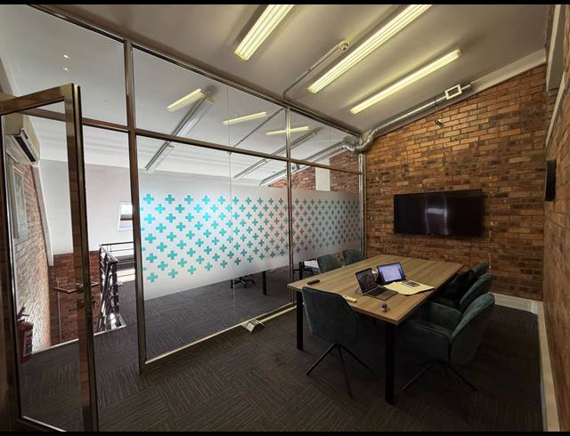 92M² BUILDING TO LET IN GREEN POINT